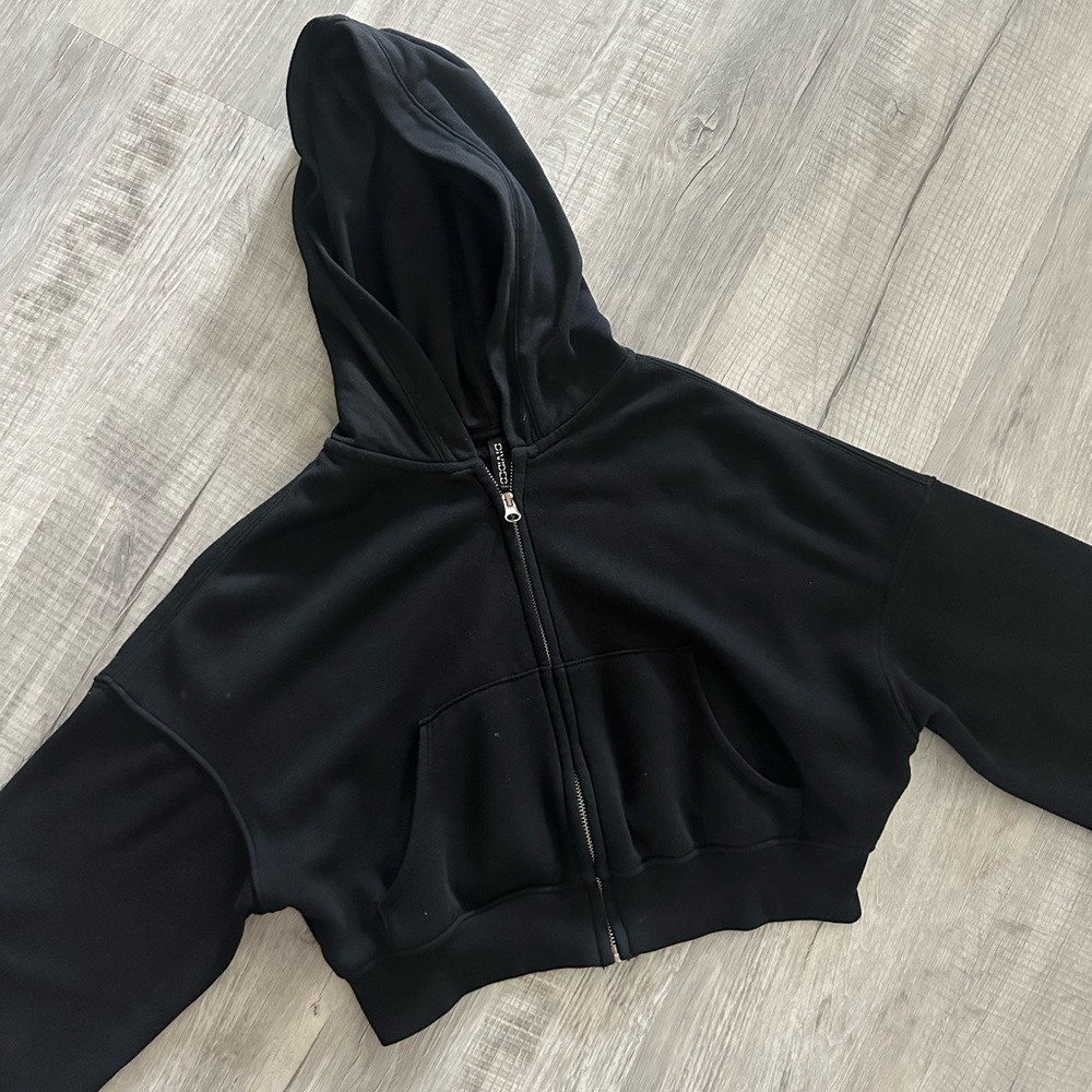 Black cropped H&M hoodie